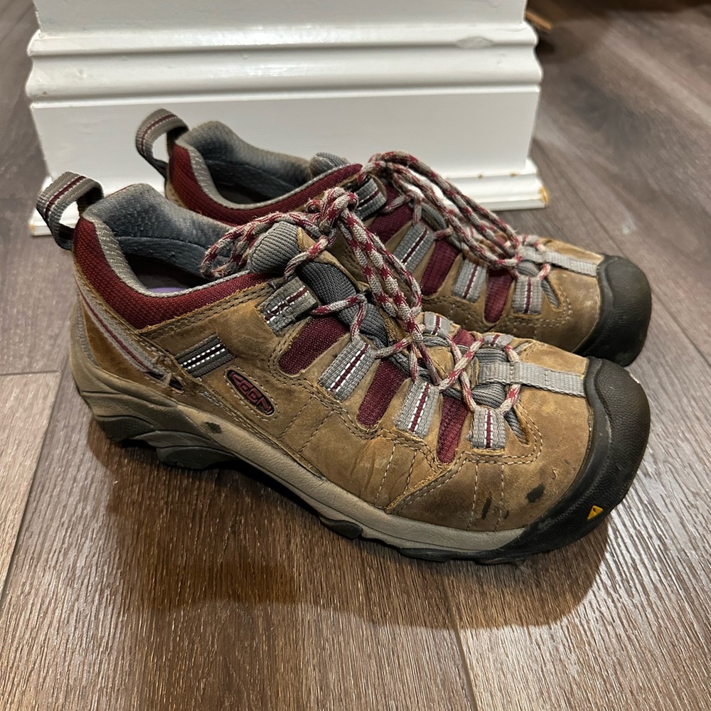 KEEN Tan and Burgundy Outdoor Shoes